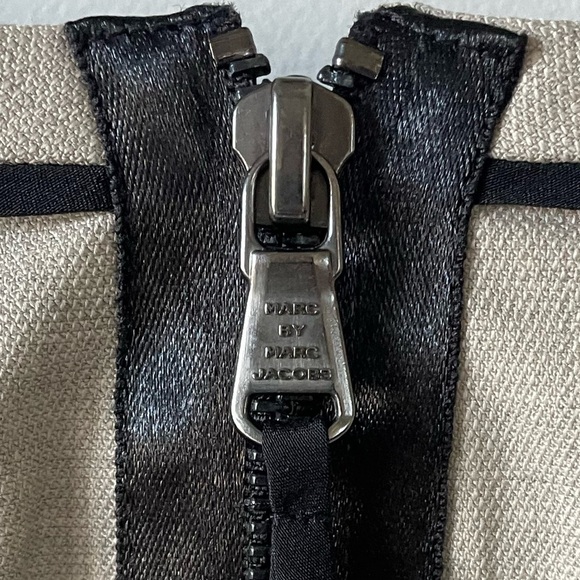 Marc by Marc Jacobs, women’s 4, beige and black color block mini dress - Picture 7 of 9